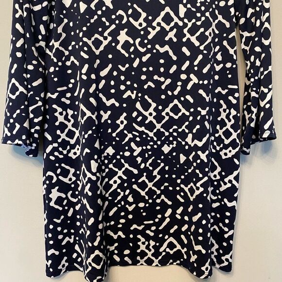 Sunny Leigh Medium Navy & White Abstract Pattern 3/4 Sleeve Flattering Dress - Picture 4 of 9